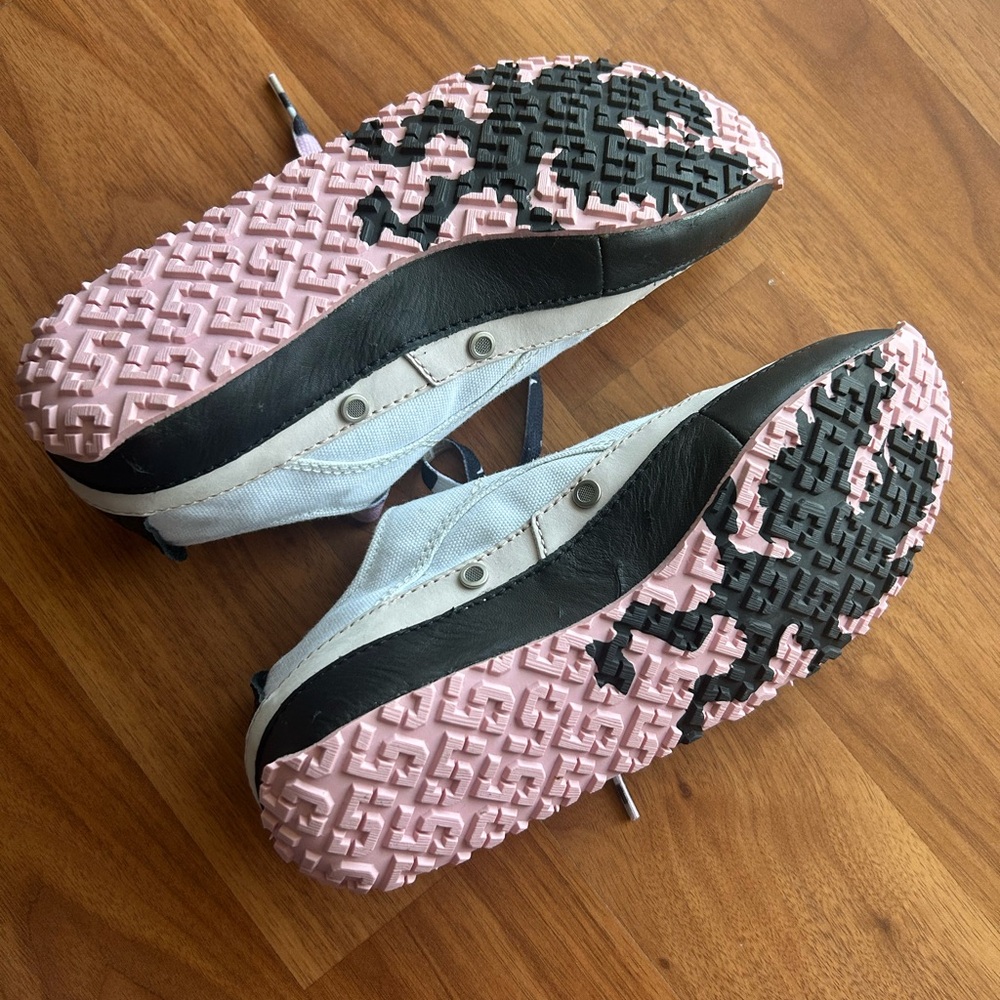 NWOB TRIPLE 5 SOUL- White Sneakers with Pink and Black Laces - Picture 3 of 5